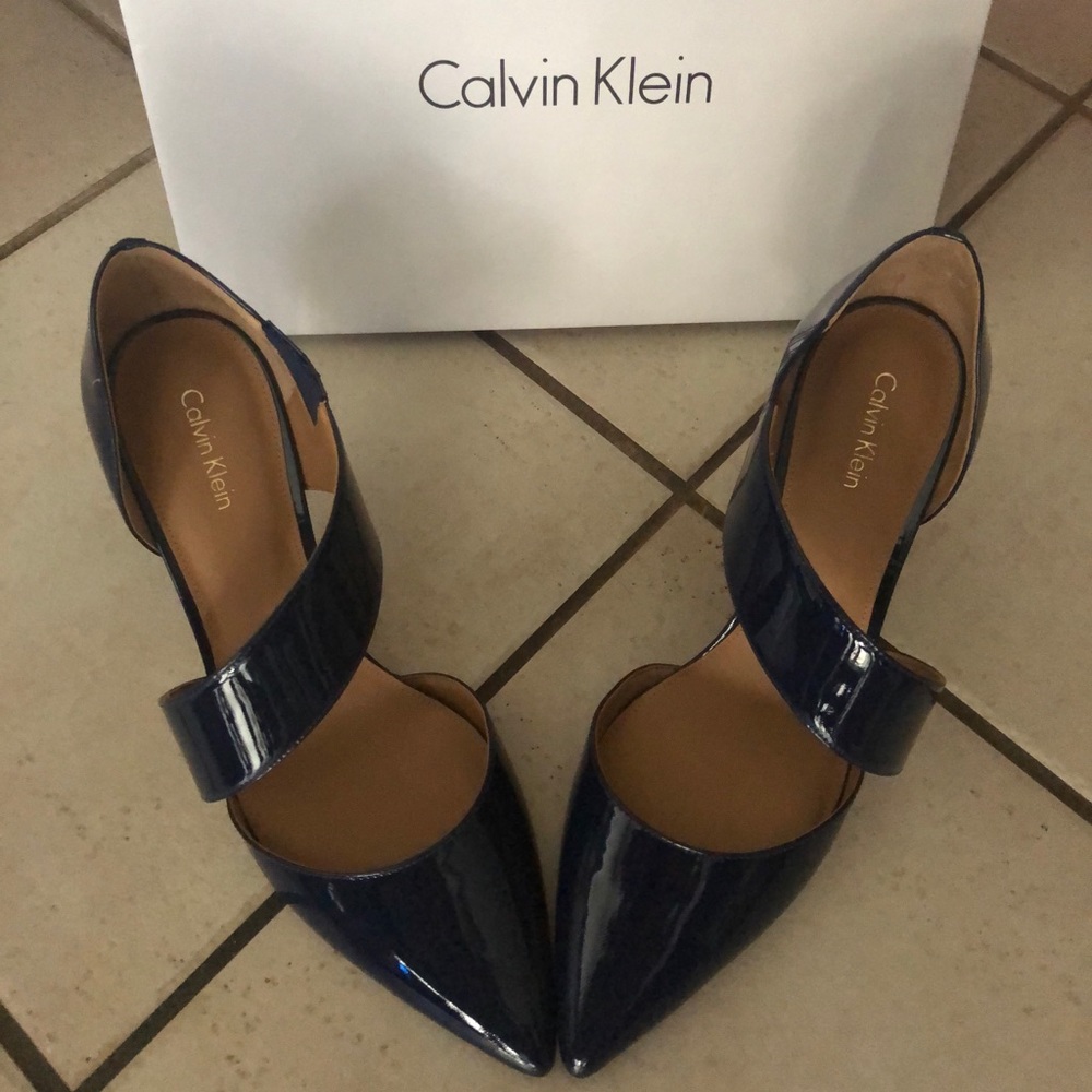 💙 Calvin Klein Patent heels